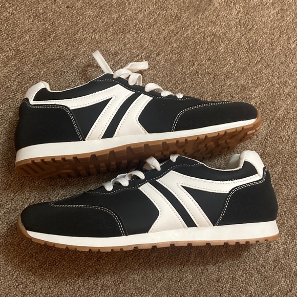 Shoes - Stylish Black and White Women's Sneakers